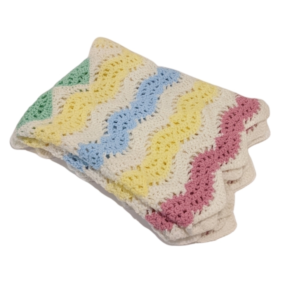 𝅺handmade hand knit crochet blanket 52”x34.5”